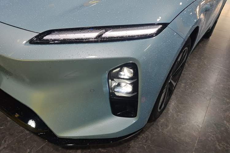 Used Nio ET5 2025 75 kWh Left Front Headlight