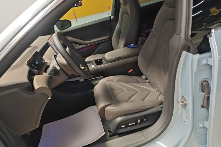 Used Nio ET5 2025 75 kWh Left Front Seat