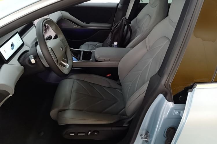 Used Nio ET5 2025 75 kWh Left Front Seat