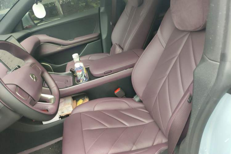 Used Nio ET5 2025 75 kWh Left Front Seat