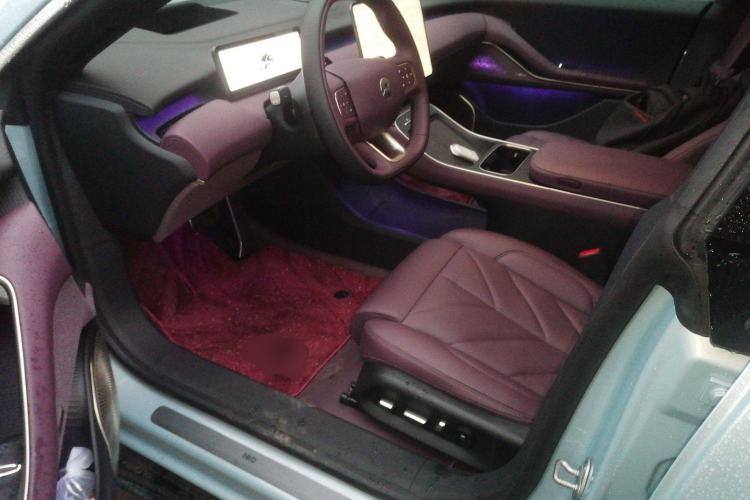 Used Nio ET5 2025 75 kWh Left Front Seat