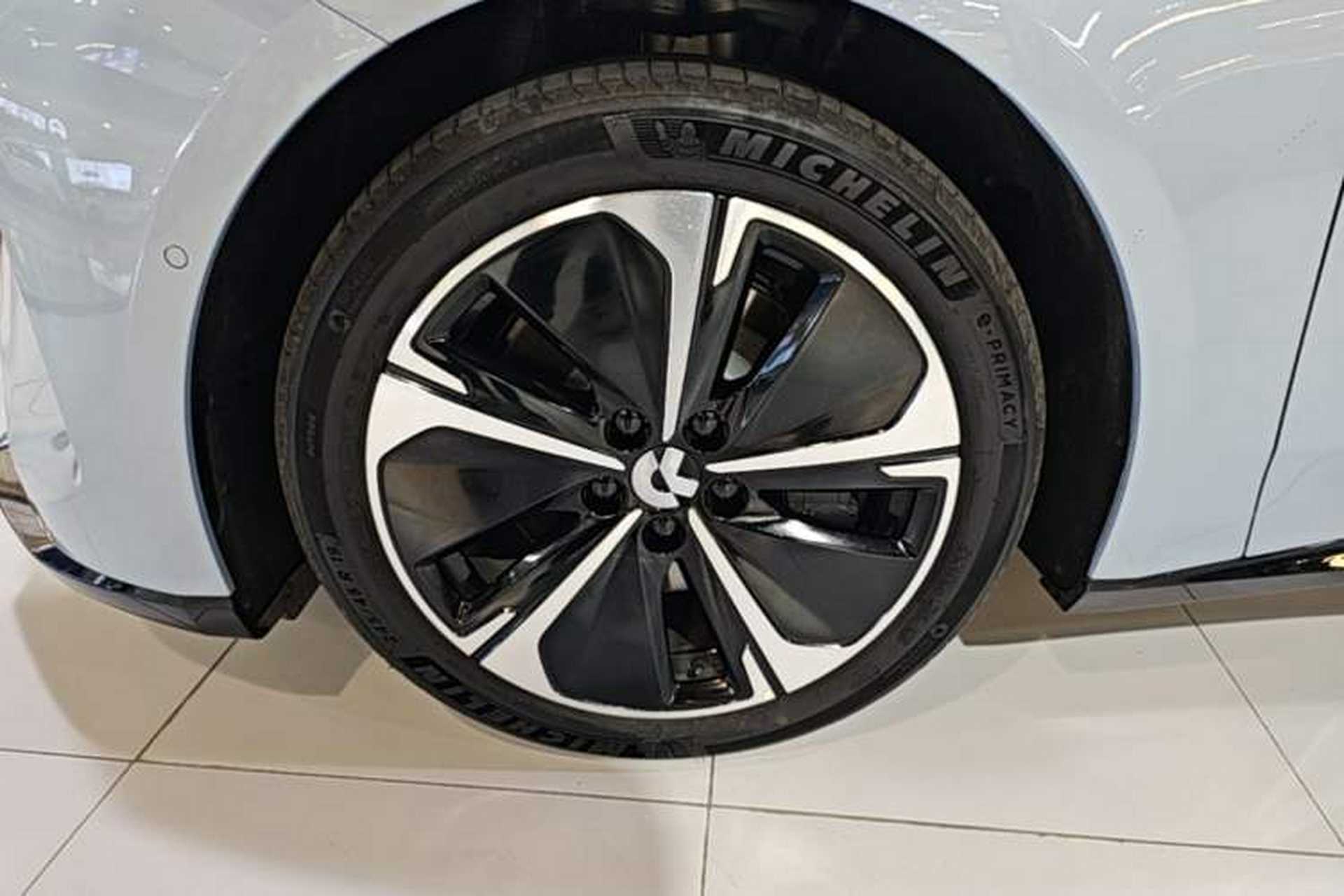 Used Nio ET5 2025 75 kWh Left Front Wheel Hub