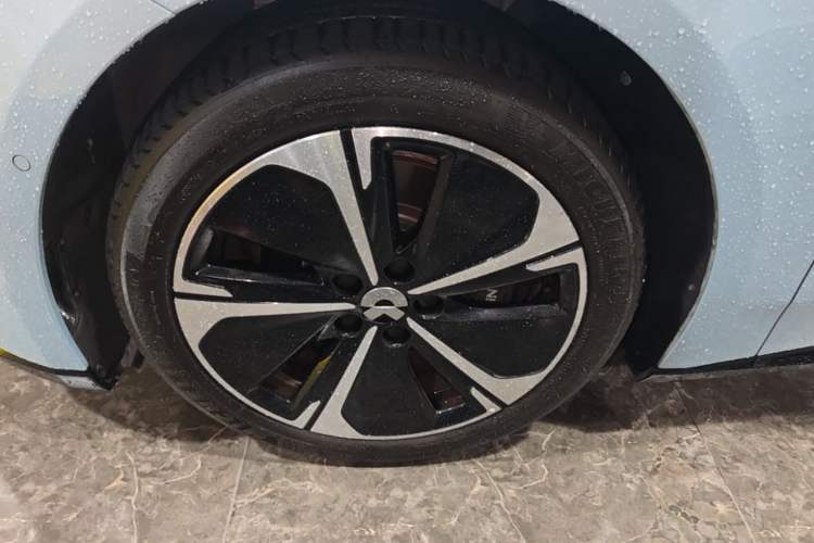 Used Nio ET5 2025 75 kWh Left Front Wheel Hub