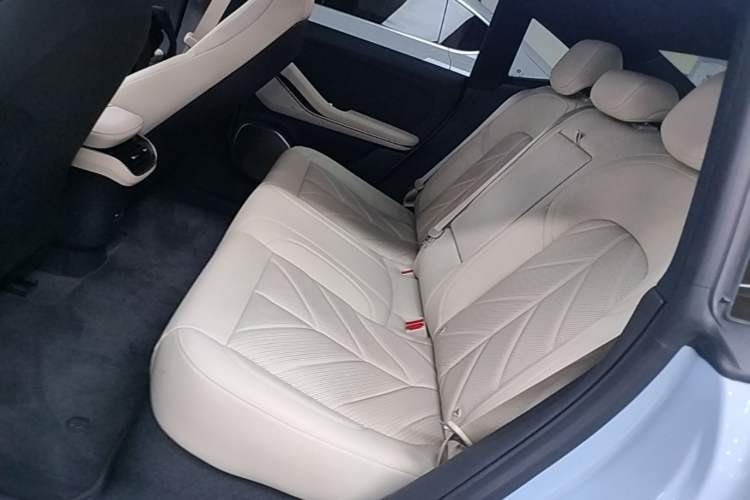 Used Nio ET5 2025 75 kWh Left Rear Seat