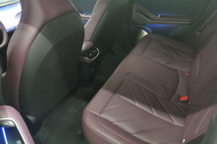 Used Nio ET5 2025 75 kWh Left Rear Seat