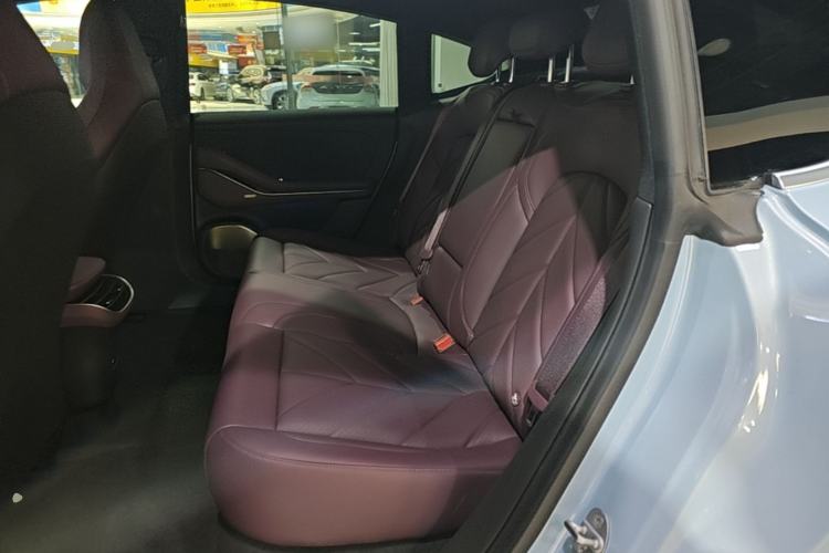 Used Nio ET5 2025 75 kWh Left Rear Seat