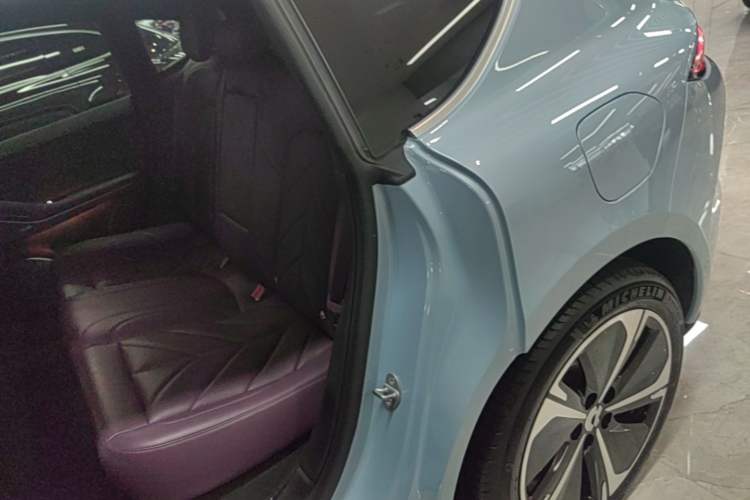 Used Nio ET5 2025 75 kWh Left Rear Seat
