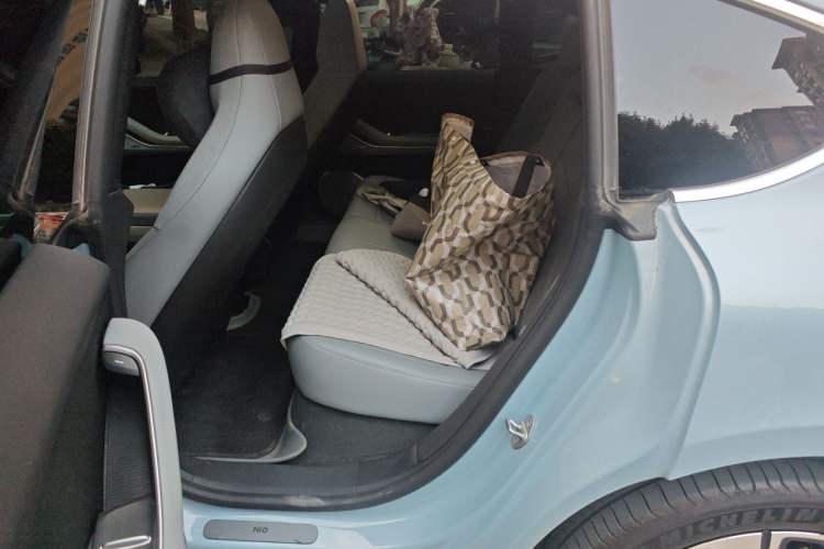 Used Nio ET5 2025 100 kWh Left Rear Seat