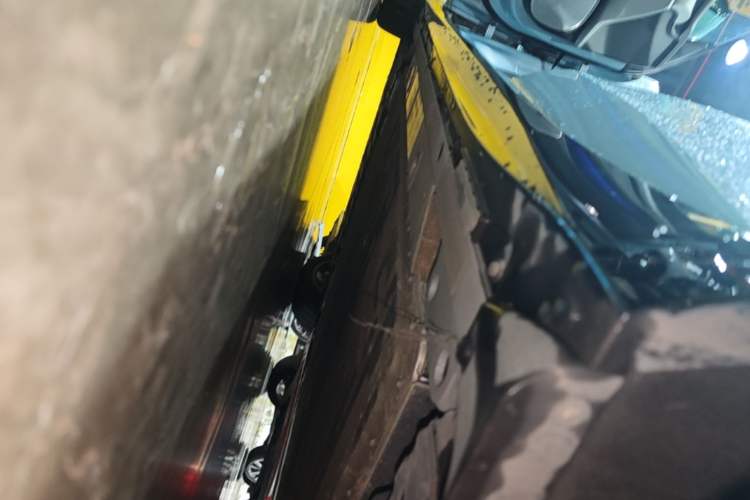 Used Nio ET5 2025 75 kWh Left Side Sill