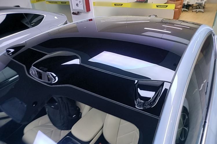 Used Nio ET5 2025 75 kWh Roof