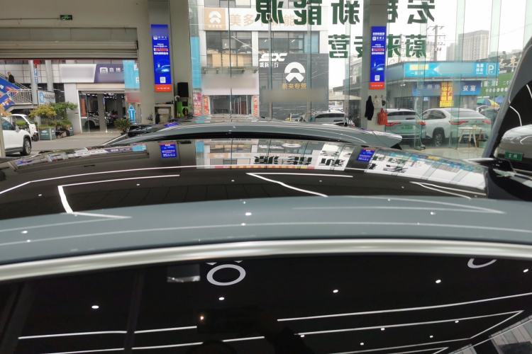 Used Nio ET5 2025 75 kWh Roof