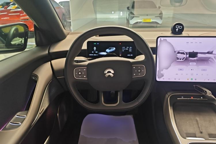 Used Nio ET5 2025 75 kWh Steering Wheel