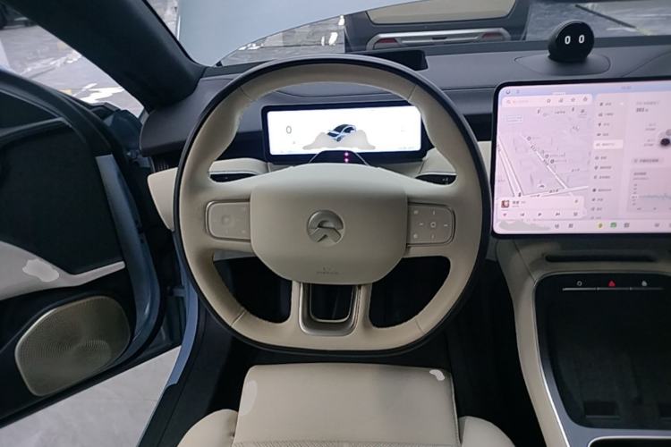 Used Nio ET5 2025 75 kWh Steering Wheel
