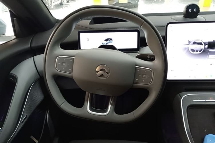 Used Nio ET5 2025 75 kWh Steering Wheel