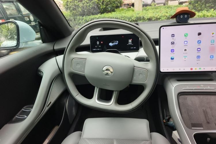 Used Nio ET5 2025 75 kWh Steering Wheel