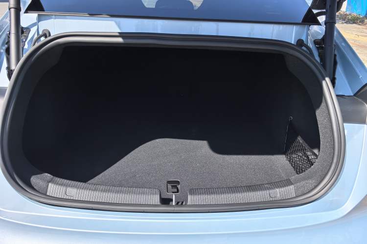 Used Nio ET5 2025 75 kWh Trunk