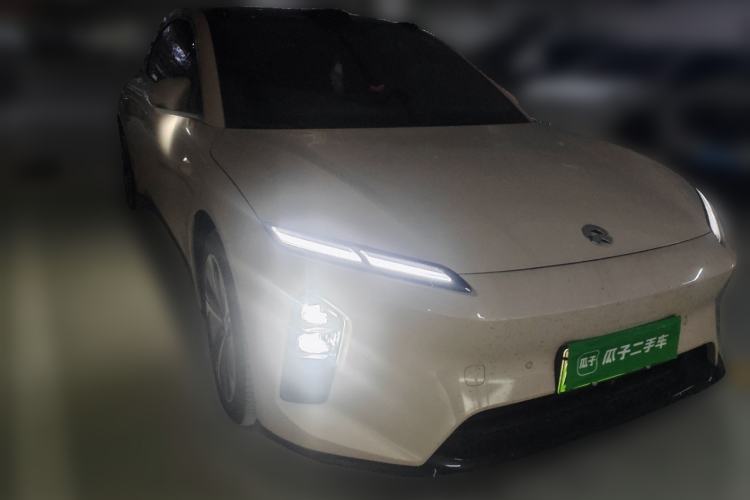 Used Nio ET5 2025 100 kWh Front Right 45 Deg