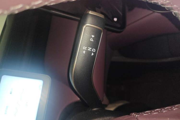 Used Nio ET5 2025 100 kWh Gear Lever