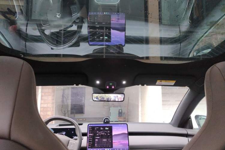 Used Nio ET5 2025 75 kWh Headliner