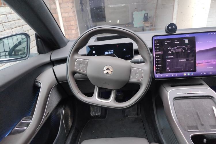 Used Nio ET5 2025 75 kWh Steering Wheel