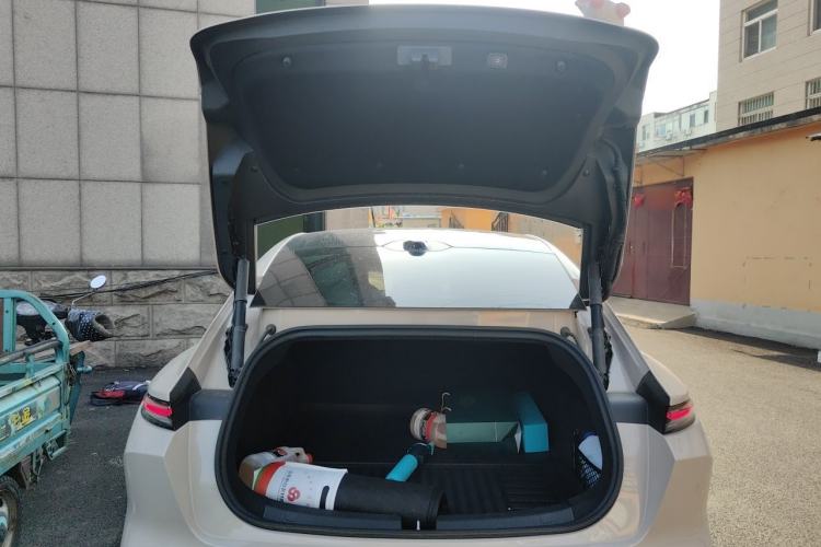 Used Nio ET5 2025 75 kWh Trunk