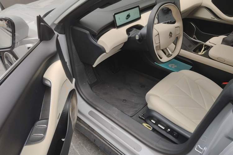 Used Nio ET5 2025 75 kWh Driver Seat
