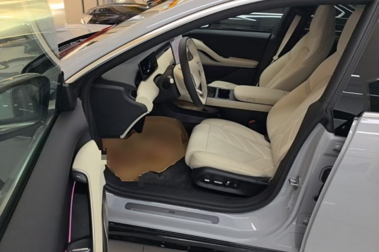 Used Nio ET5 2025 75 kWh Driver Seat