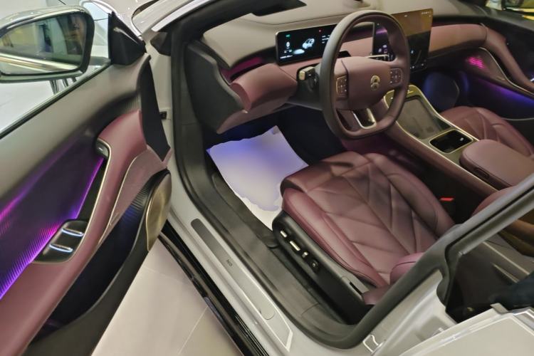Used Nio ET5 2025 75 kWh Driver Seat