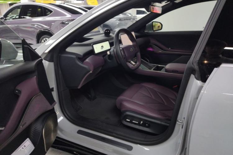 Used Nio ET5 2025 75 kWh Driver Seat