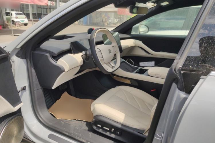 Used Nio ET5 2025 75 kWh Driver Seat