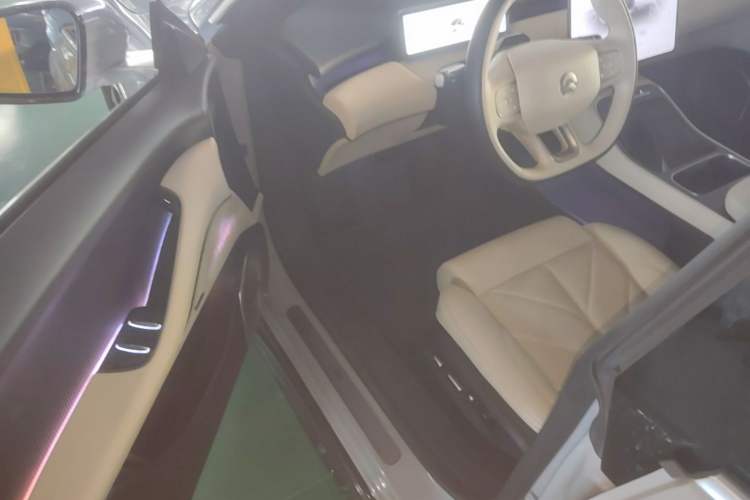 Used Nio ET5 2025 75 kWh Driver Seat