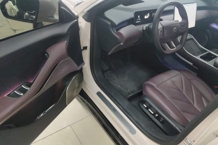 Used Nio ET5 2025 75 kWh Driver Seat