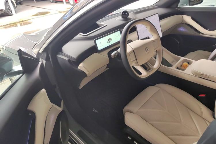 Used Nio ET5 2025 75 kWh Driver Seat