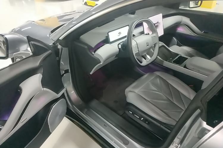 Used Nio ET5 2025 75 kWh Driver Seat
