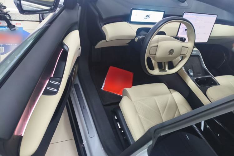 Used Nio ET5 2025 75 kWh Driver Seat