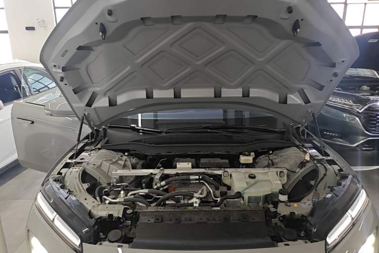 Used Nio ET5 2025 75 kWh Engine Bay