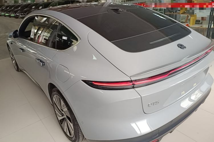 Used Nio ET5 2025 75 kWh Exterior 2