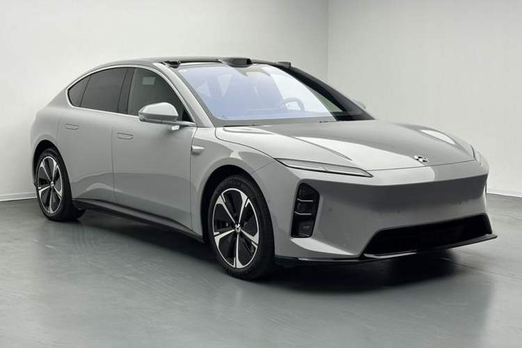 Used Nio ET5 2025 75 kWh Exterior 2