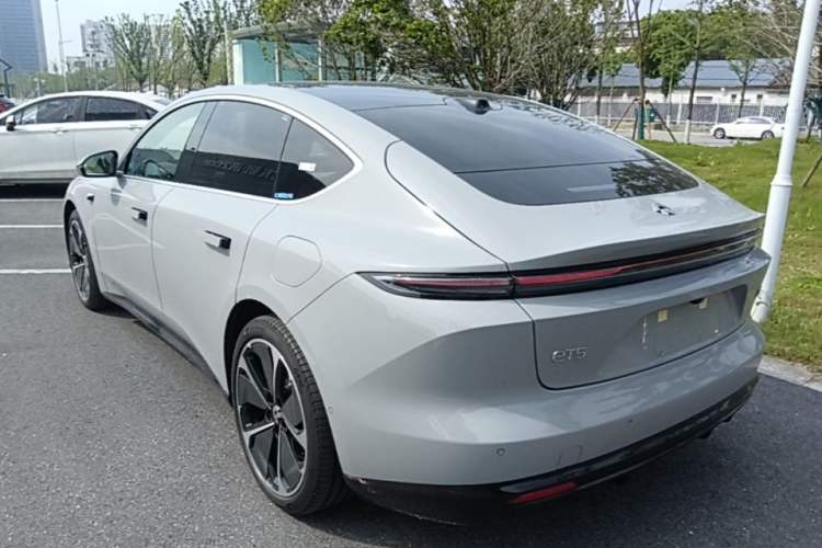 Used Nio ET5 2025 75 kWh Exterior 2