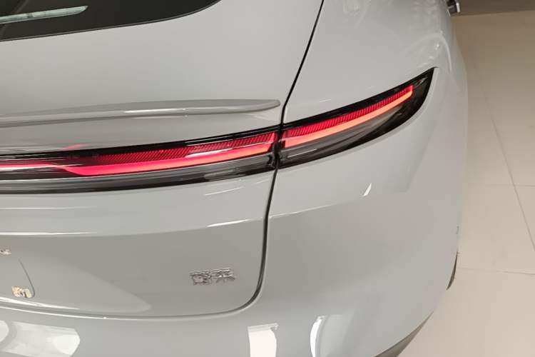 Used Nio ET5 2025 75 kWh Exterior 3