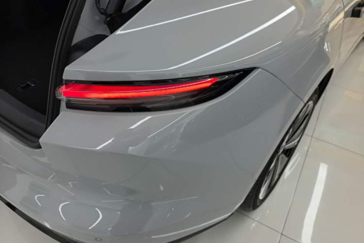 Used Nio ET5 2025 75 kWh Exterior 3