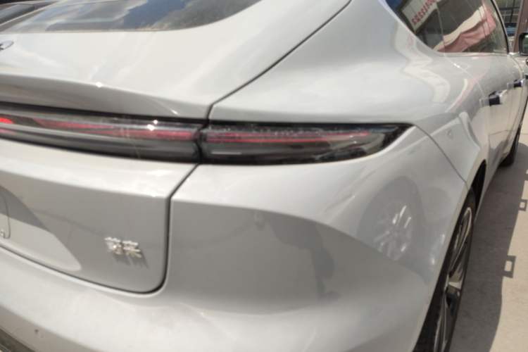Used Nio ET5 2025 75 kWh Exterior 3
