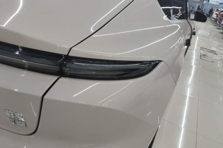 Used Nio ET5 2025 75 kWh Exterior 3