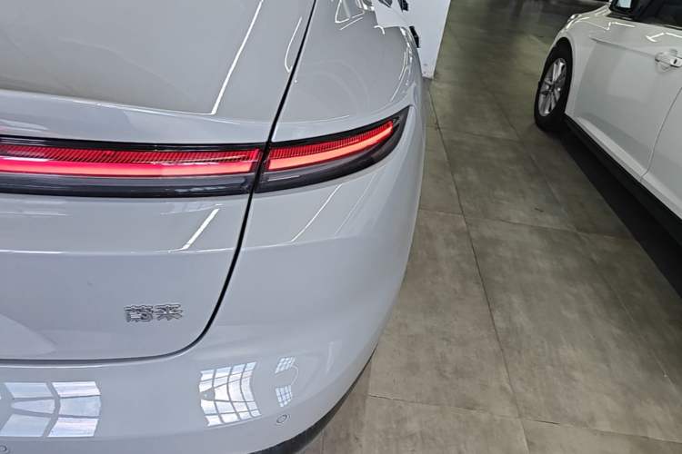 Used Nio ET5 2025 75 kWh Exterior 3