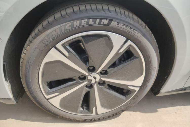Used Nio ET5 2025 75 kWh Exterior 4