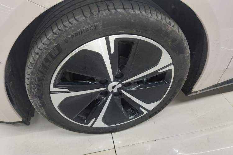 Used Nio ET5 2025 75 kWh Exterior 4