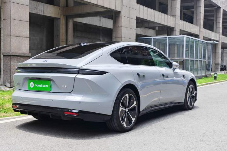 Used Nio ET5 2025 75 kWh Exterior 4