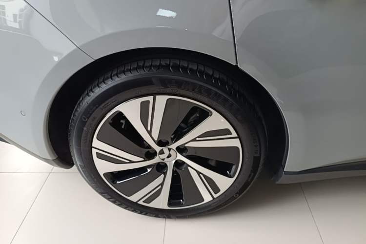 Used Nio ET5 2025 75 kWh Exterior 5