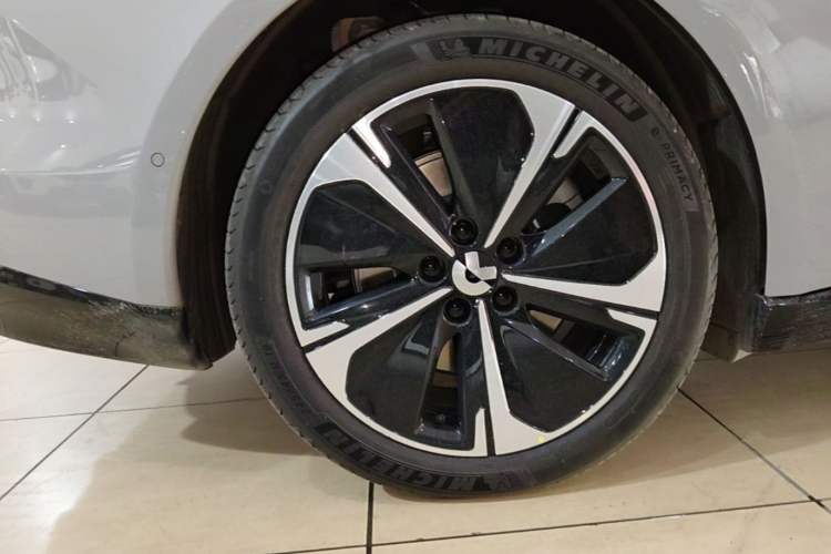 Used Nio ET5 2025 75 kWh Exterior 5