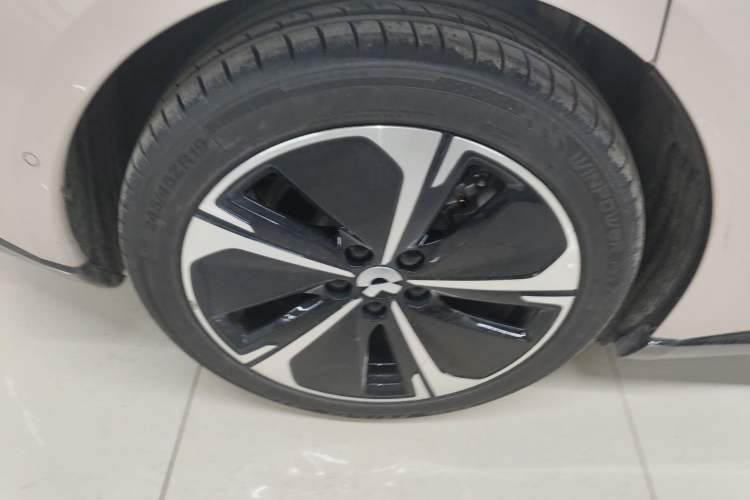 Used Nio ET5 2025 75 kWh Exterior 5